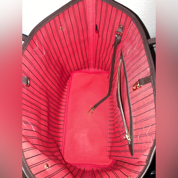 Louis Vuitton Neverfull MM Purse - Picture 8 of 12